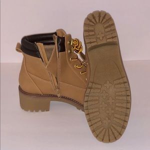 Women’ Sugar Michayla Chamois Boots